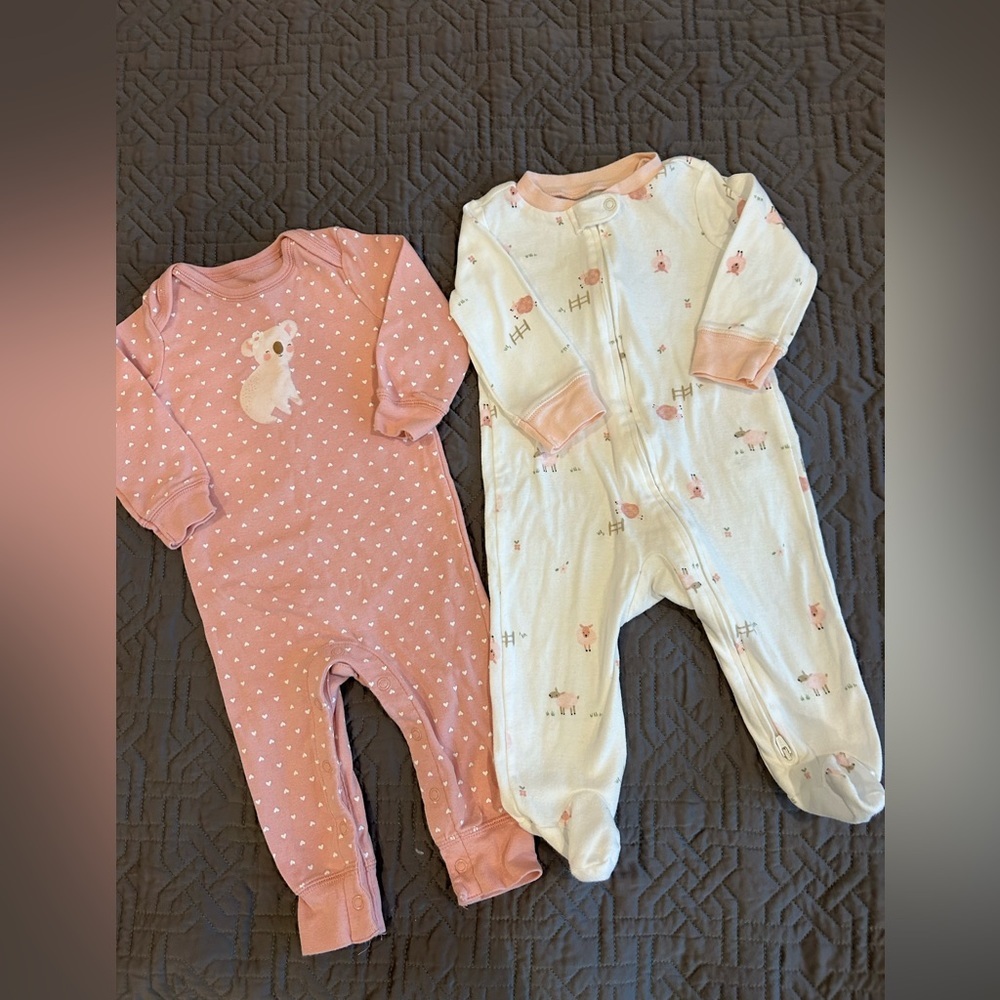 Carter’s Baby Girl Playsuit & PJ’s 2 pc bundle Sz 9 mos